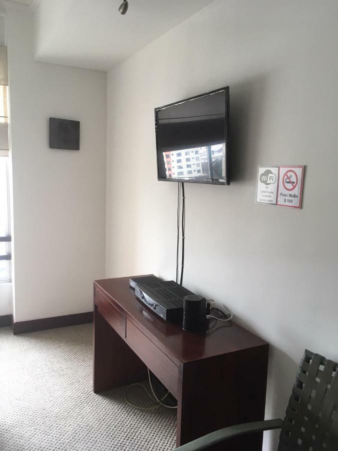Suites Parque Real Кіто Екстер'єр фото